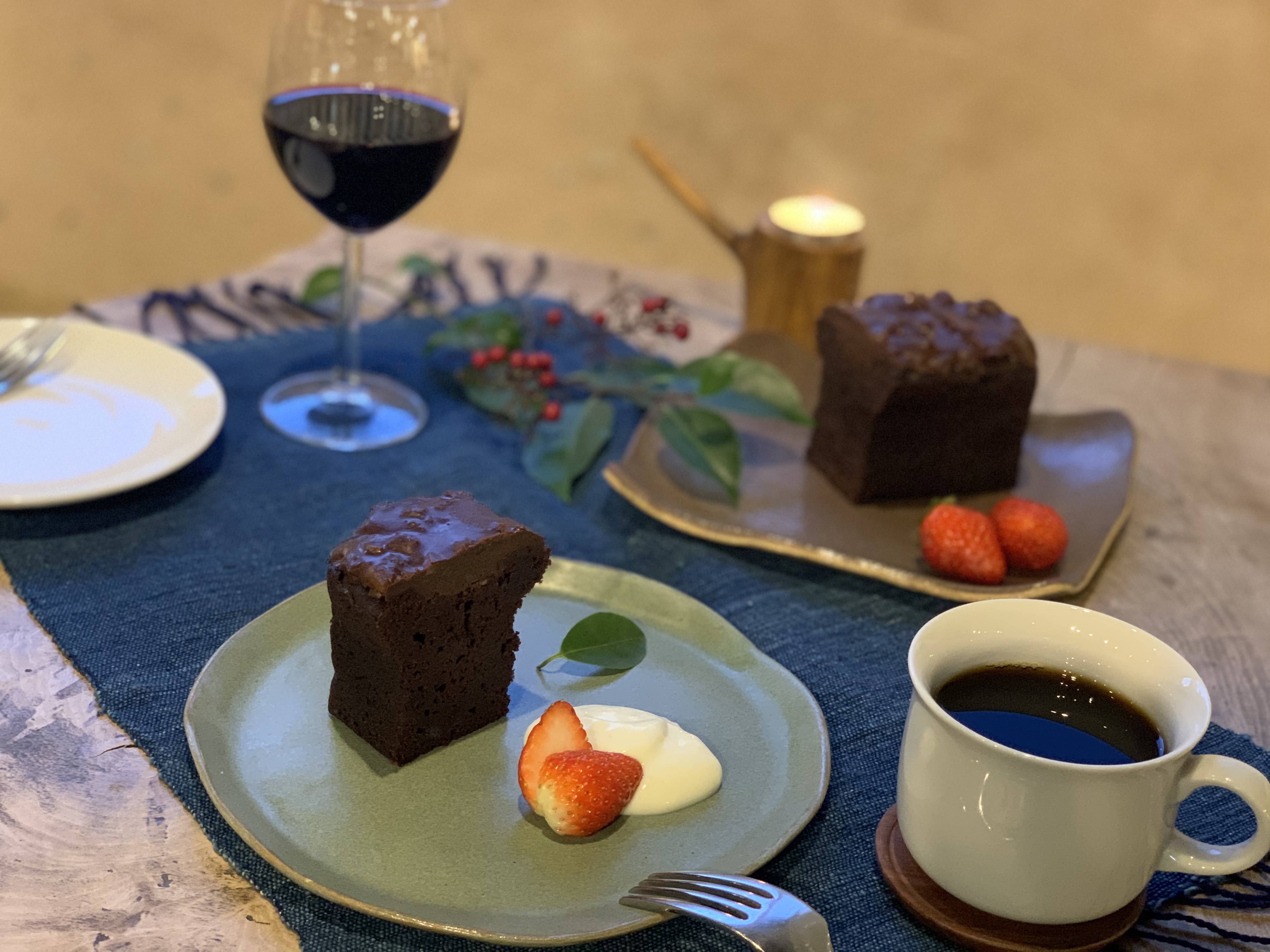 森のカカオ チョコレートケーキ ～自家製レモンピール ：好評頂き３月もご用意〇