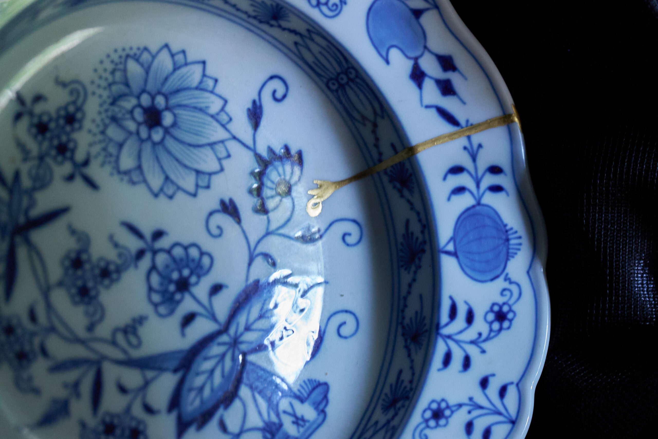 1/23(金)-1/28(水) 日本の伝統工芸「金継ぎ」と墨書のコラボレーション