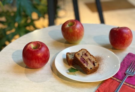「果樹園木楽のジェネバと杏子赤ワイン煮のケーキ」：2019年9月デザート新メニュー