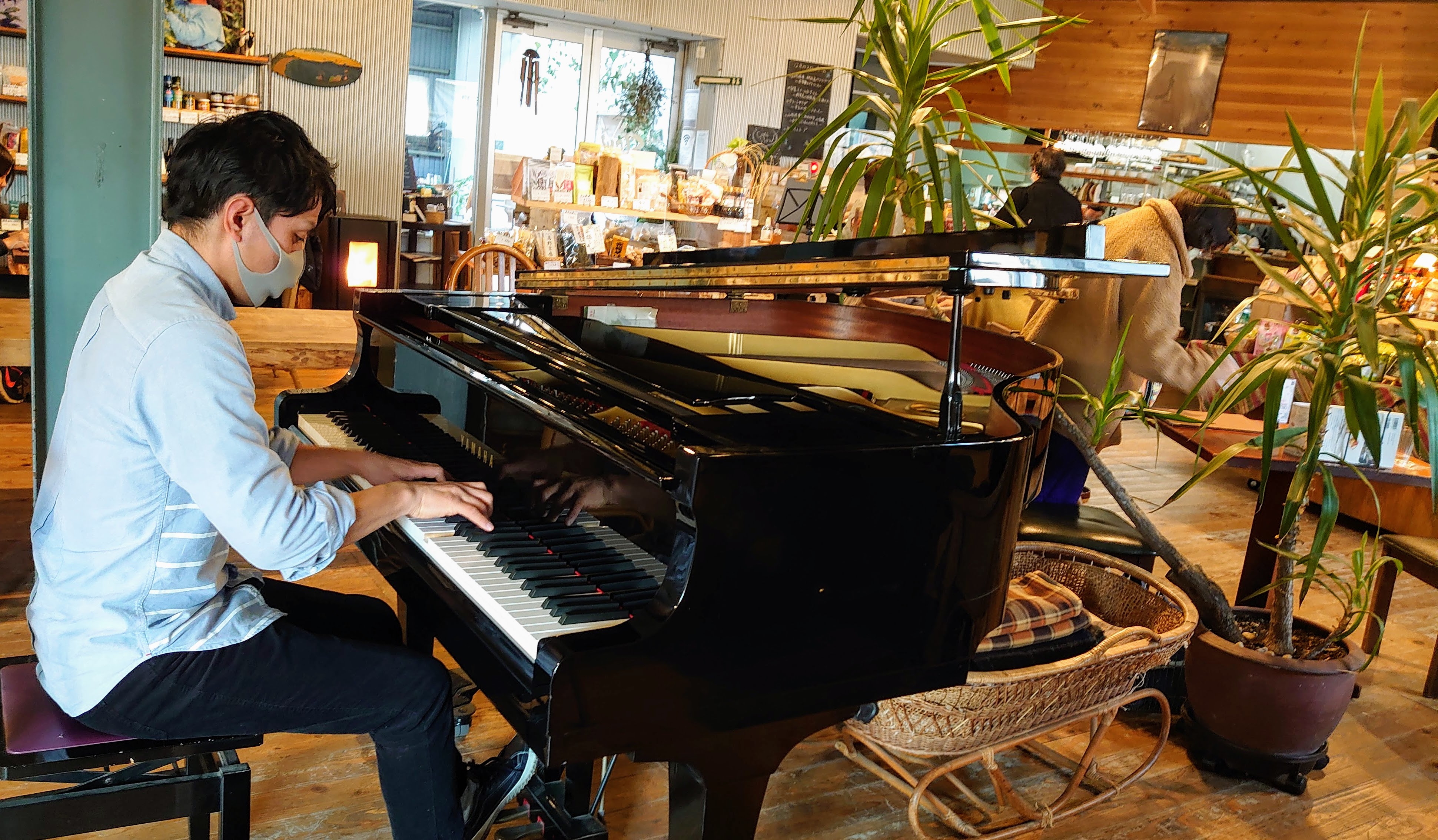 次回 8 1 22 29 日 はしむかいゆうき Slow Cafe Music カフェスロー